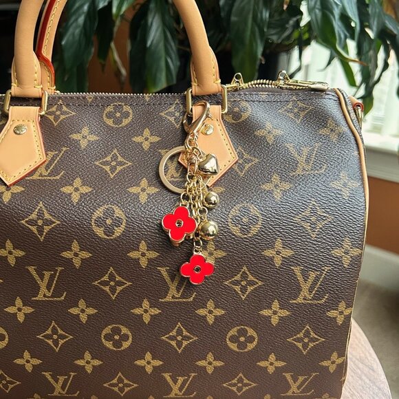 New CLOVER AND HEART Bag Charm Red Gold Tone 💕 - Picture 2 of 9